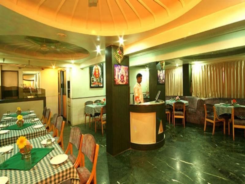 Hotel Neetas International Shirdi Eksteriør billede